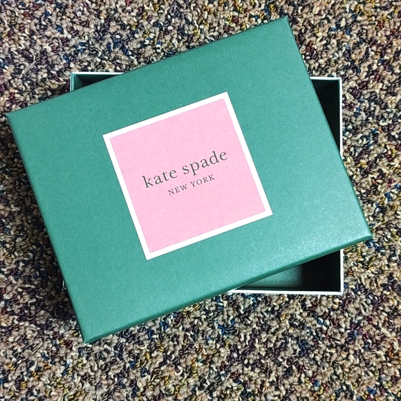 Kate Spade EUC++ Gift Box